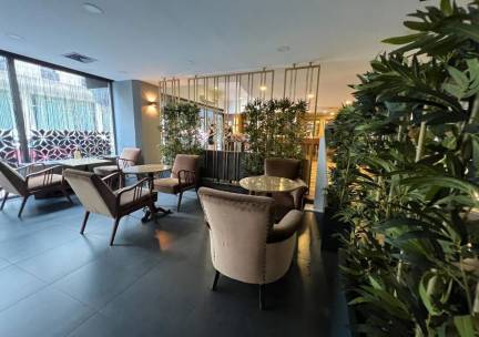 All Seasons Hotel