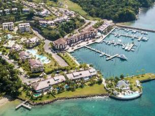 The Bannister Hotel & Yacht Club