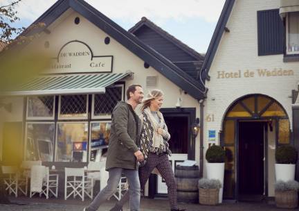 Verblijf in een sfeervol hotel aan de kust van het Waddeneiland Vlieland incl. ontbijt, NS treinretour en overtocht naar Vlieland!