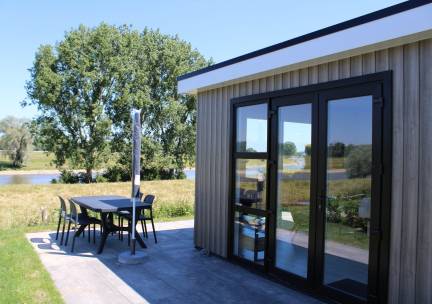 Cube Comfort met IJsselzicht | 5 personen