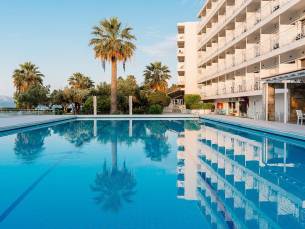 Calamos Beach Family Club