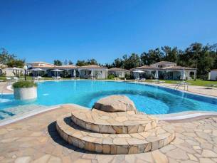 Limone Beach Resort
