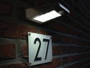 The White Series RVS Wandlamp op Zonne-energie