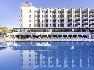 A11 Hotel Obak&ouml;y