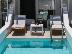 Kamari Plus Beach Resort