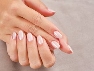 Manicurebehandeling + gellak, BIAB of acrylnagels