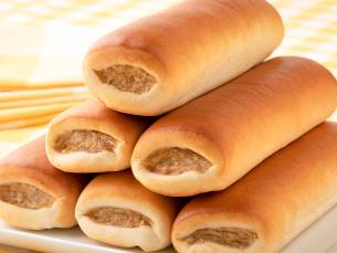 5 worstenbroodjes + 5-persoonsslagroomschnitt voor afhaal