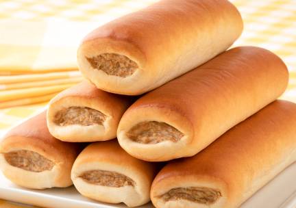 5 worstenbroodjes + 5-persoonsslagroomschnitt voor afhaal