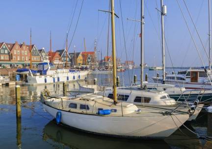 STUNT! ⚡ Geniet in een authentiek hotel op de Dijk in Volendam incl. ontbijt
