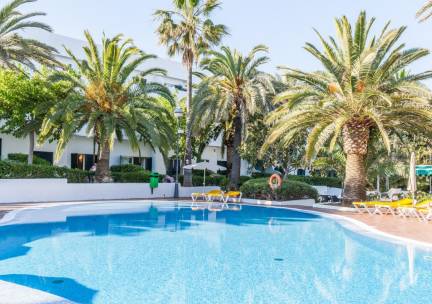 Geniet onder de spaanse zon in Cala d'or, Mallorca! O.b.v. logies, halfpension of all-inclusive en incl. Vlucht