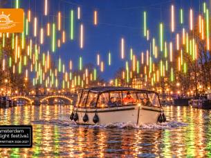 Rondvaart (75 min) tijdens Amsterdam Light Festival + evt. drankjes