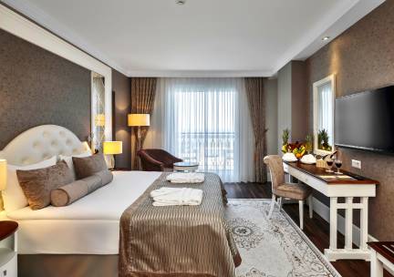 Fly & Go Sunis Efes Royal Palace