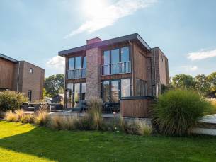 Vakantievilla aan het water met sauna & hottub 10 - personen