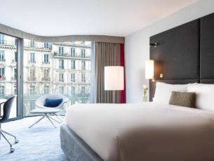 Renaissance Arc De Triomphe