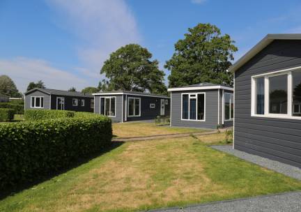 Heerlijke chalets voor gezinnen op recreatiepark de Rhederlaagse Meren in Lathum