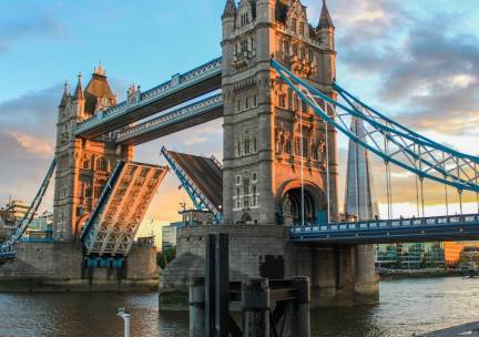 MEGA DEAL!???? Ferry & Train: Met de ferry van Hoek van Holland naar Harwich en met de trein naar Londen!