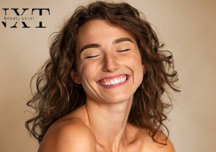 Gezichts- of wenkbrauwbehandeling + evt. bovenlip en/of kin harsen