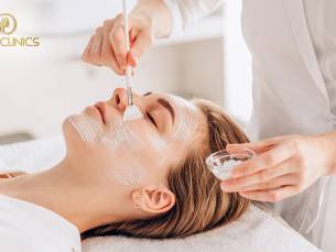 Huidverbeterende gezichtsbehandeling naar keuze evt. incl. peeling (45 of 60 min)