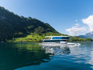 Bürgenstock mit Katamaran und Standseilbahn ab Luzern