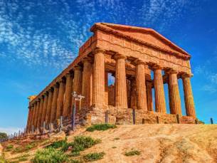 Verken het prachtige Sicilië vanuit een 4* zeezicht hotel in Agrigento met de huurauto! Incl. vlucht en ontbijt