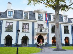 Ervaar de Zeeuwse kust! Geniet 2 dagen nabij pittoreske dorpjes als Renesse en Burgh-Haamstede incl. ontbijt en GRATIS entree tot BLUE WELLNESS!