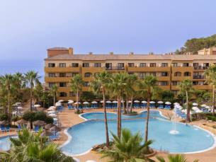 Ontspan in een 4*- hotel op een toplocatie in Andalusi&euml; met heerlijk zwembad incl. vlucht & ontbijt, optioneel halfpension of all-inclusive