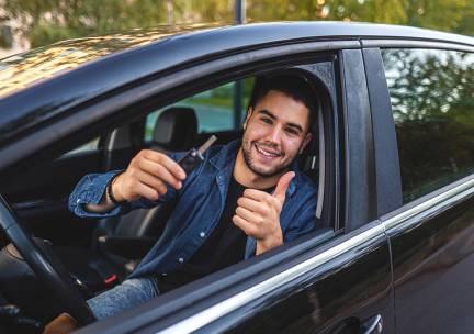 8 of 10 rijlessen + praktijkexamen