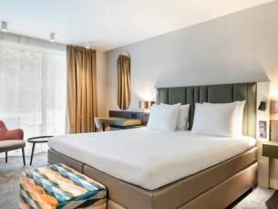 FLASHDEAL! ⚡ Geniet in een Standaard, Comfort of Bubbelbad kamer in een LUXE 4*-Van der Valk Hotel vlakbij Hilversum, het Gooimeer en Naarden incl. ontbijt + parkeren