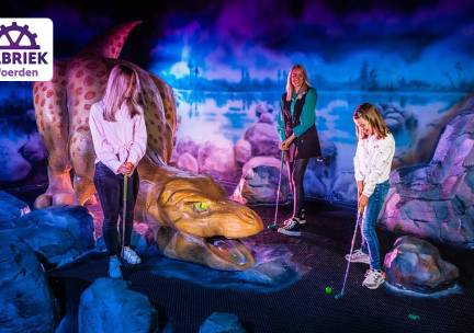 Glow in the Dark-minigolf + frisdrank in Woerden