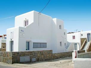 Elena Studios en Suites