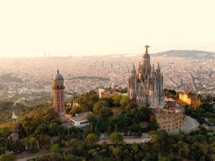 ???? Onvergetelijk! Beleef de magie van Barcelona vanuit d&eacute; hotspot van El Raval! Incl. vlucht & ontbijt