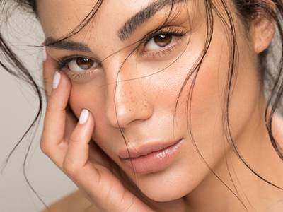Gezichtsbehandeling of henna brows