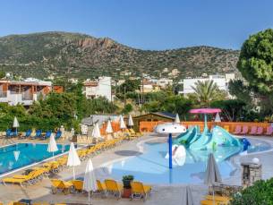 ALL-INCLUSIVE genieten op Kreta in een hotel met 4 buitenzwembaden & nabij het strand incl. vlucht en transfer