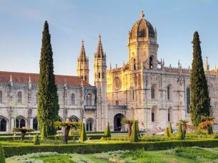 Geniet in Lissabon vanuit een 4*-hotel incl. vlucht, ontbijt en een verwarmd binnenzwembad!