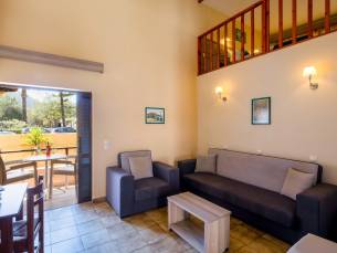 Hotel Rossis Beach