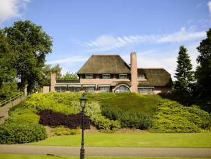 Geniet in een heerlijk 4*-landgoedhotel op de Veluwe + zwembad incl. ontbijt, 2-gangendiner & GRATIS parkeren