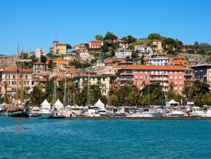 Kom tot rust in Marina di Massa aan de Toscaanse kust en verblijf in een heerlijk appartement