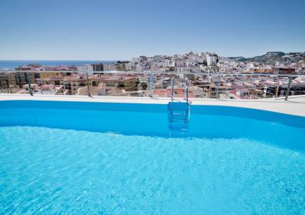 Heerlijk 4*-hotel met SPA en ROOFTOP ZWEMBAD vlakbij het strand van Andalusi&euml; incl. vlucht, transfer en ontbijt of halfpension