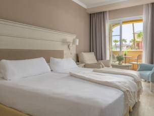 Fly & Go Iberostar Waves Malaga Playa