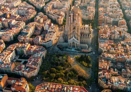 LAST-MINUTE CRUISE DEAL! ⚡️ 5-daagse cruise van Barcelona naar Marseille en Savona incl. vlucht, havengelden, fooien en optioneel 2 na-overnachtingen in Barcelona!