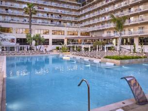 Zonvakantie in een 4*-hotel in Lloret de Mar incl. vlucht, transfer en ontbijt