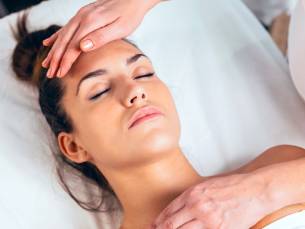 Reikibehandeling (45 min) of sound healing sessie (45 min) + intake (15 min)