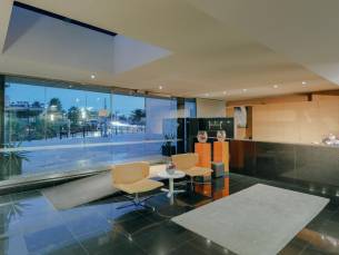 NH Hesperia Fira Suites