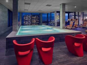 ⚡️ Exclusieve NS COMBI-DEAL! ⚡️ Overnacht in HARTJE Utrecht incl. ontbijt, treinretour & LUXE hotel met wellness & zwembad met prachtig uitzicht!