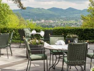 Sfeervol 4*-hotel met terras en prachtig uitzicht over het Rijndal en dichtbij het historische centrum van Bonn> incl. ontbijt