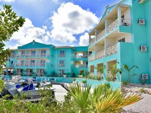 Ocean Breeze Boutique Hotel & Marina