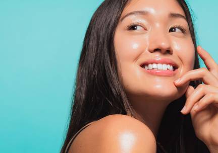 Gezichts- of wenkbrauwbehandeling naar keuze