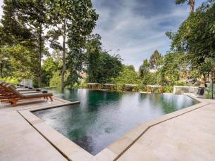 Dinara Ubud