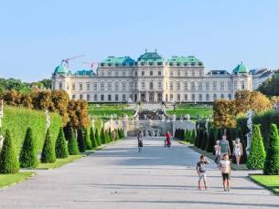 SUPER STUNT!⚡ TRENDY 4*-HILTON nabij het historische hart van Wenen incl. ontbijt & vlucht