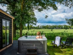 Panorama Wellnesslodge | jacuzzi, sauna en sunshower | 2 pers